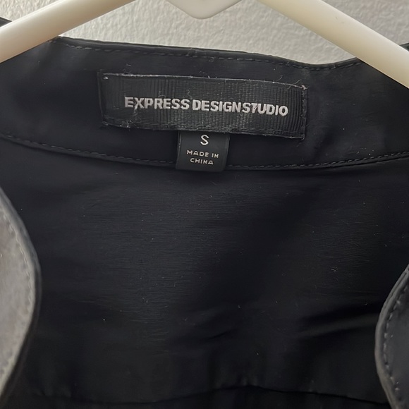 Pleated sleeve black Express work blouse, size small - Picture 2 of 6